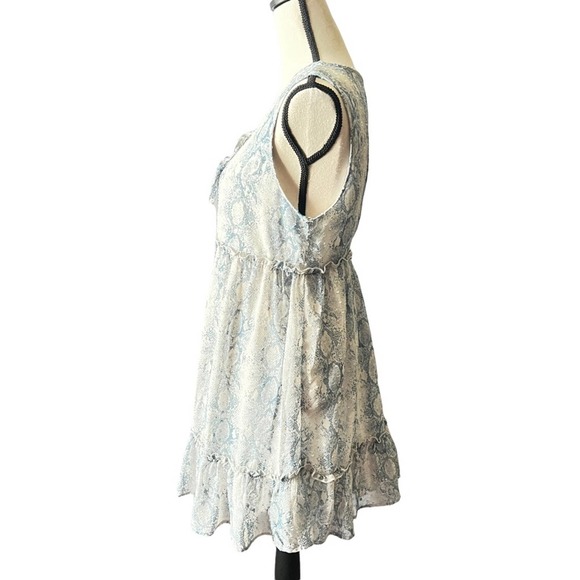 Altar’d State , snakeskin printed, sleeveless, ruffled dress. Large - Picture 4 of 9